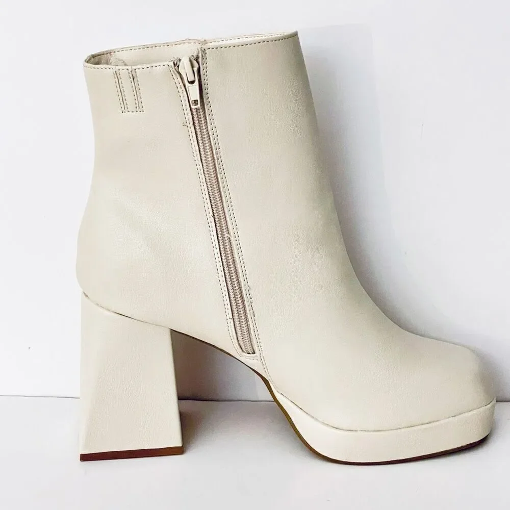 NWT Gorgeous Mari A 9.5 Bone White off Platform 4” Block Heel Ankle Boot Booties